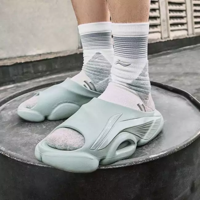 送料関税込み[LI-NING]BADFIVE SLIDE OGスリッパ★男女兼用★ 送料関税込み[LI-NING]BADFIVE SLIDE OGスリッパ☆男女兼用☆