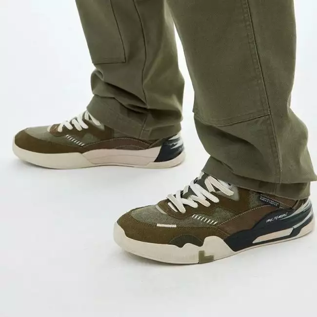 【関税込み】Li-Ning ブラウン Erik Ellington Pro スニーカー Brown Erik Ellington Pro Sneakers by Li-Ning on Sale