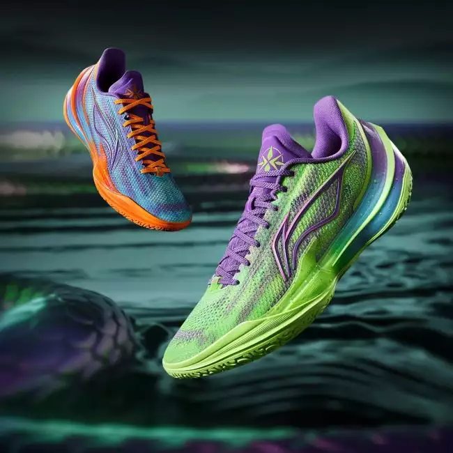 Li-Ning LiRen5 V2 シャープエッジ5 V2 バッシュ 箱付き Li-Ning Liren 5 V2 - King Cobra