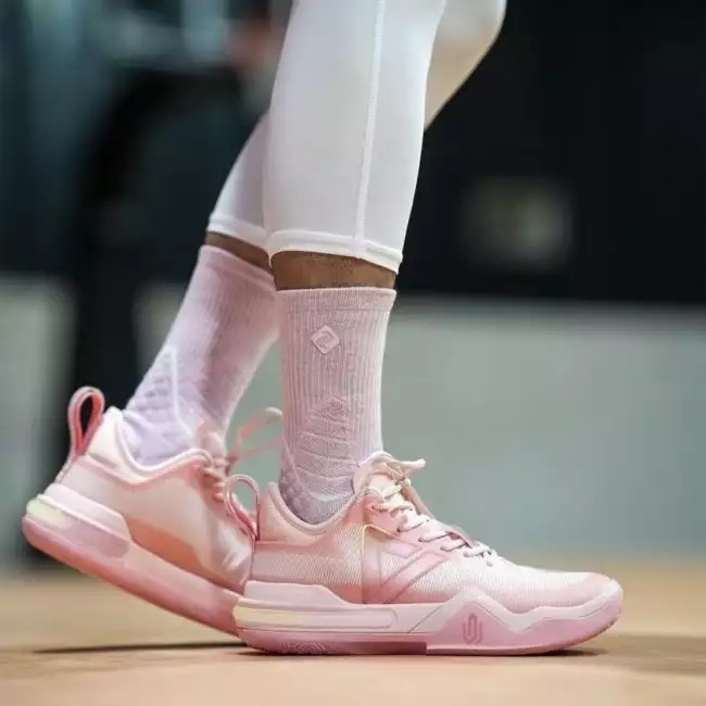 Peak AW1 Basketball Shoes - Cherry Blossoms