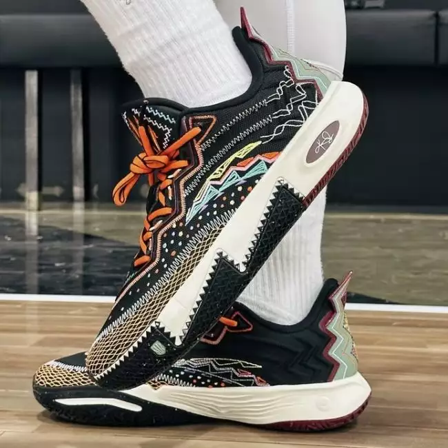 Kyrie Irving x Anta KAI 2 - Solar Return