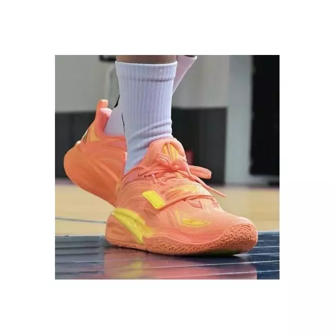 期間限定特別価格 KAI Anta x Irving Kyrie 1 Sun Dazzling - シューズ(男性用)