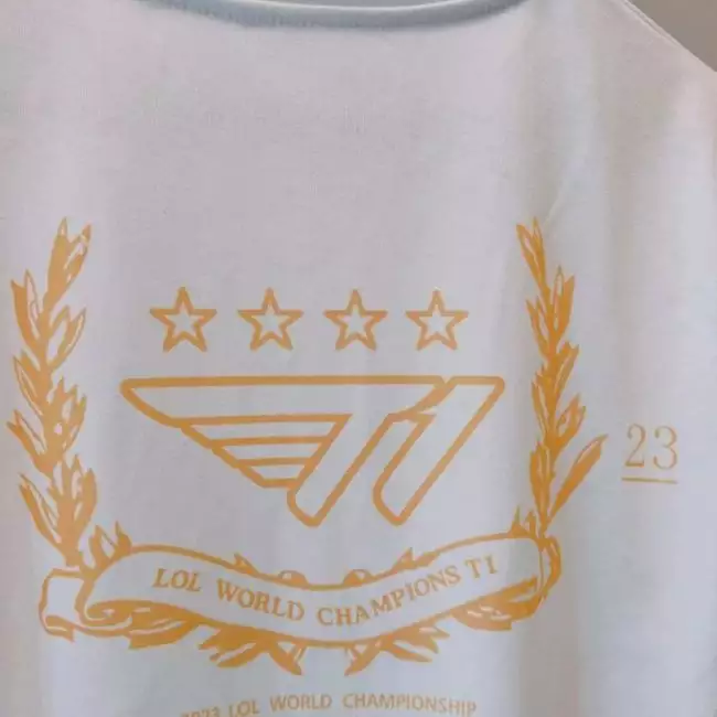 2023 World Champions T1 T-Shirt – FUTAROKU