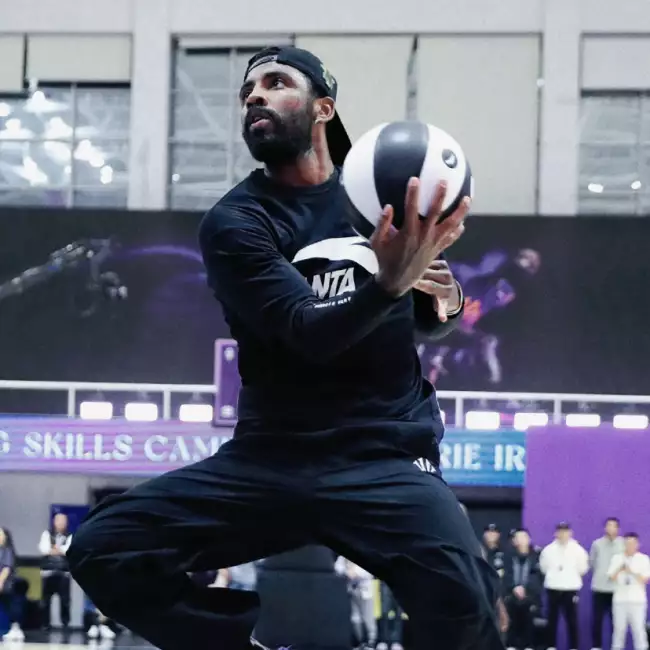 Kyrie irving black short sleeve jersey top