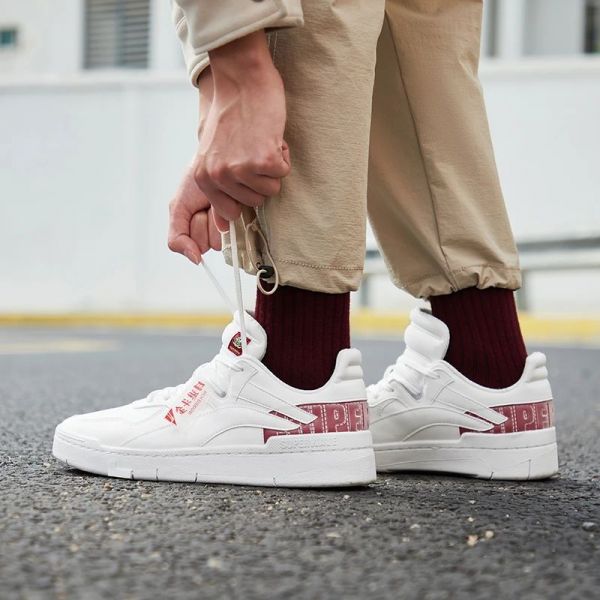 Lifestyle sales white shoes